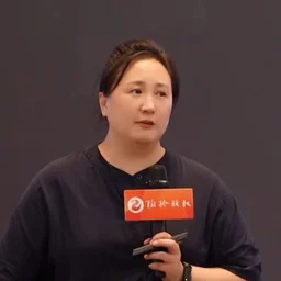 陶衿